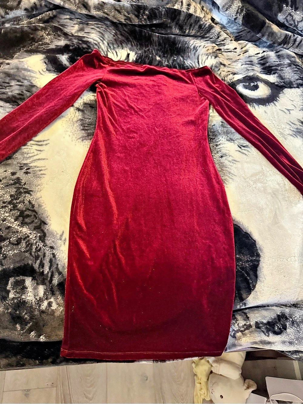 SHEIN Velvet Long Sleeve Midi Dress in Red Size Small Like New